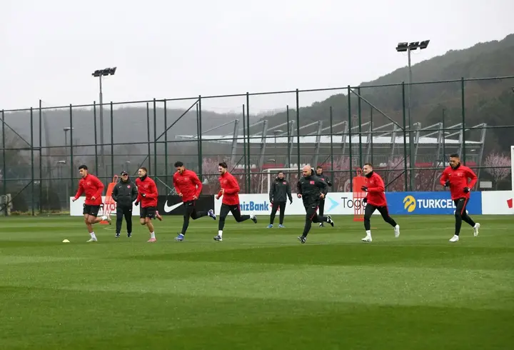 3 büyüklerden 33 futbolcuya milli davet