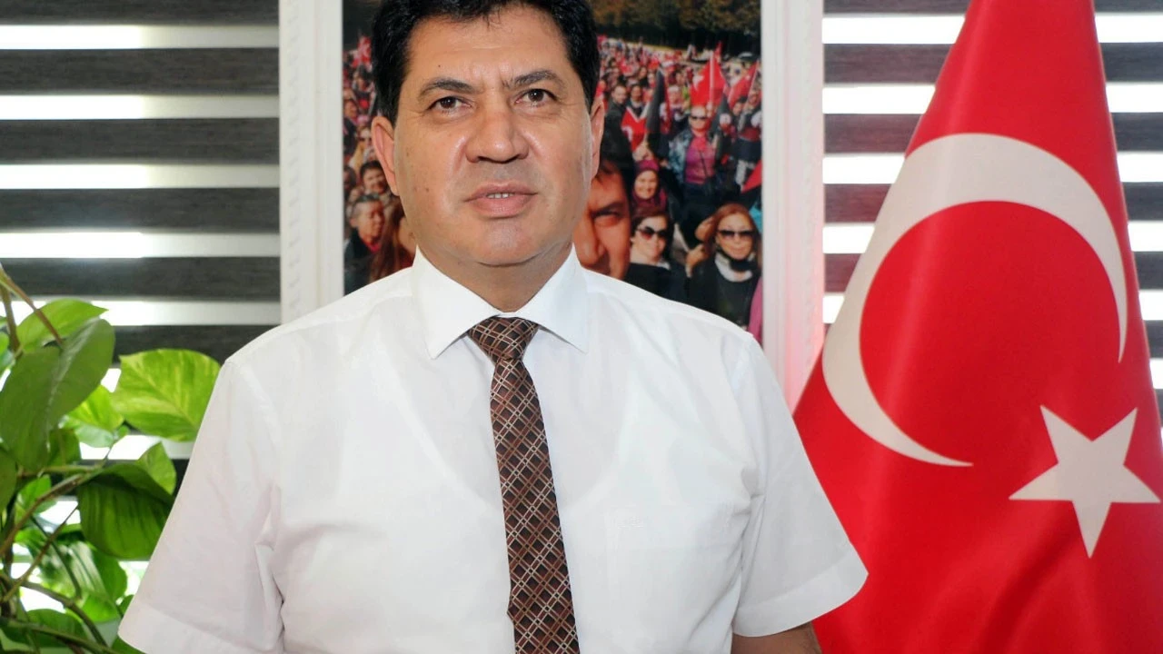 Antalya'da eski Kemer Belediye Başkanı gözaltına alındı