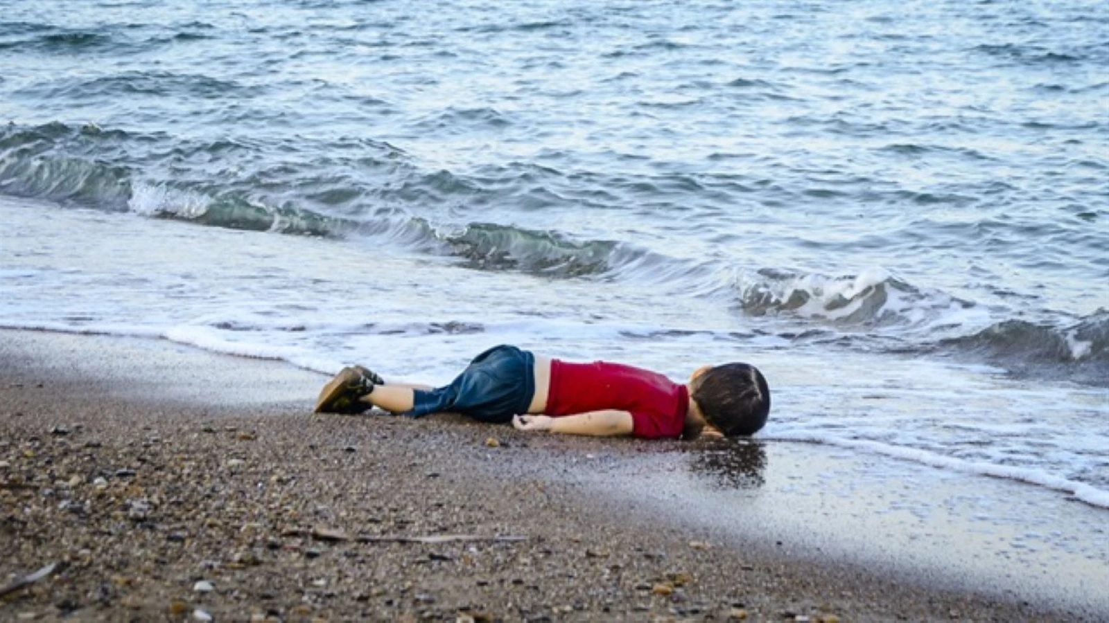 Aylan bebek bu hayattan göçeli 10 yıl oldu, sonra 30 bin kişi daha öldü