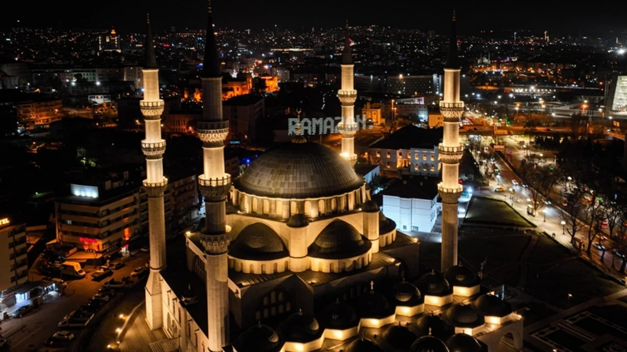 2026 Ankara'da ilk sahur saat kaçta? Ankara iftar ne zaman açılacak? 2026 Ankara Ramazan imsakiyesi...