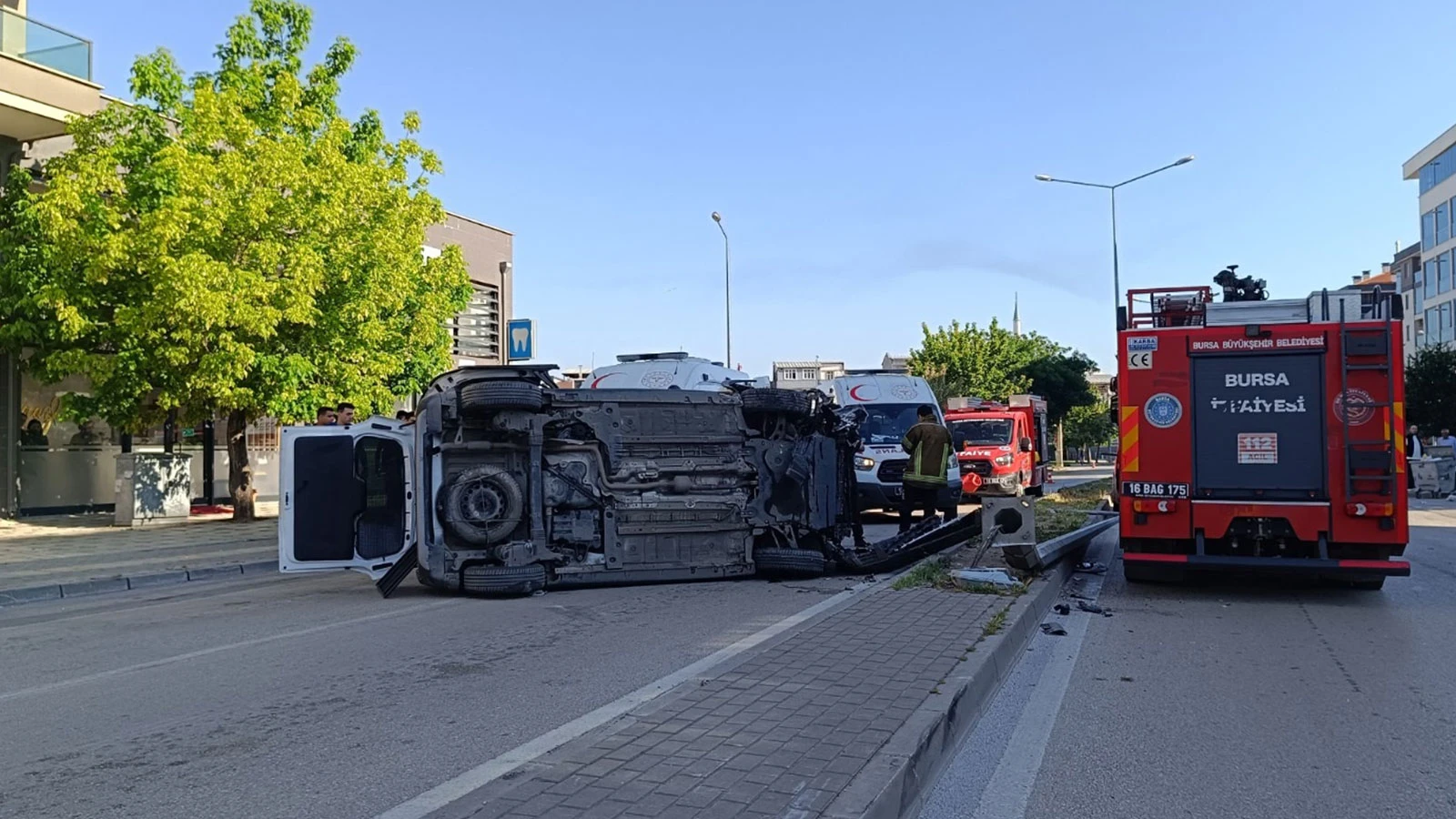 Bursa'da ekip otosu kaza yaptı: 2'si polis, 5 yaralı