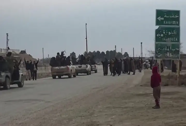 Sınırda bayrak provokasyonuna tepkiler gecikmedi