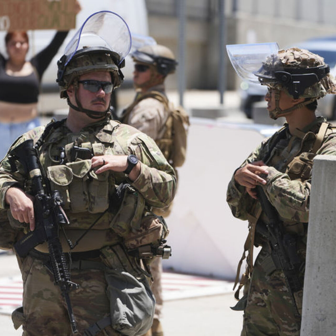 Pentagon, Los Angeles'tan Ulusal Muhafız'ın çoğunu çekiyor