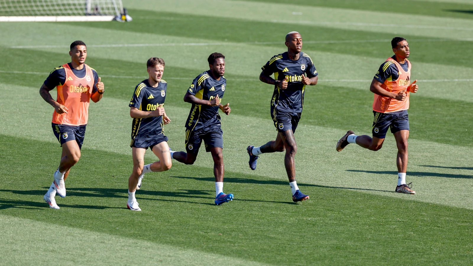 Fenerbahçe, kuvvet ve dayanıklılık antrenmanı yaptı