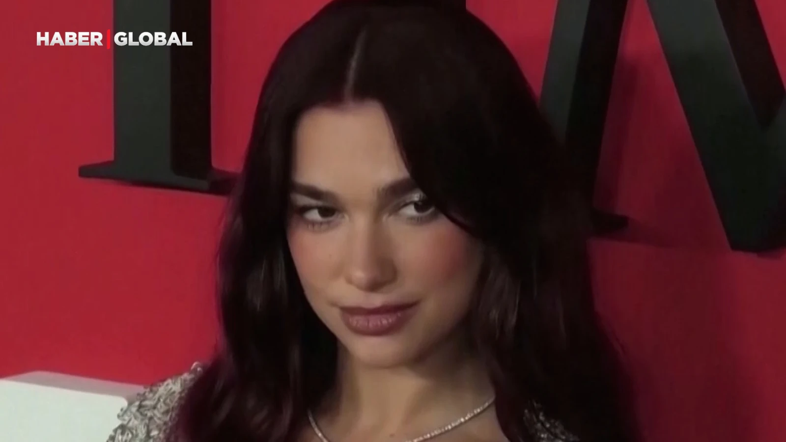 Dua Lipa Gazze sansürünü affetmedi, menajerini işten kovdu
