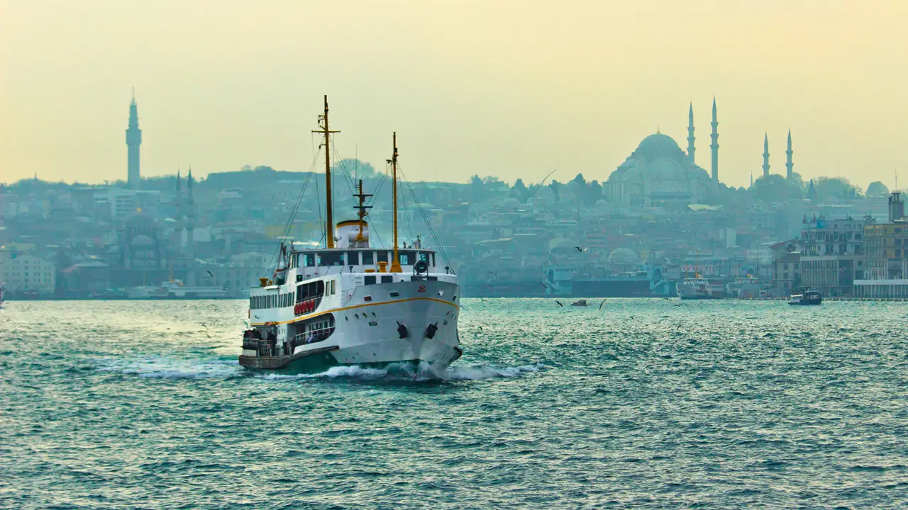 İstanbul Maratonu Nedeniyle Ulaşımda Düzenleme: Metrobüs, Tramvay Ve Vapur Seferleri Değişiyor