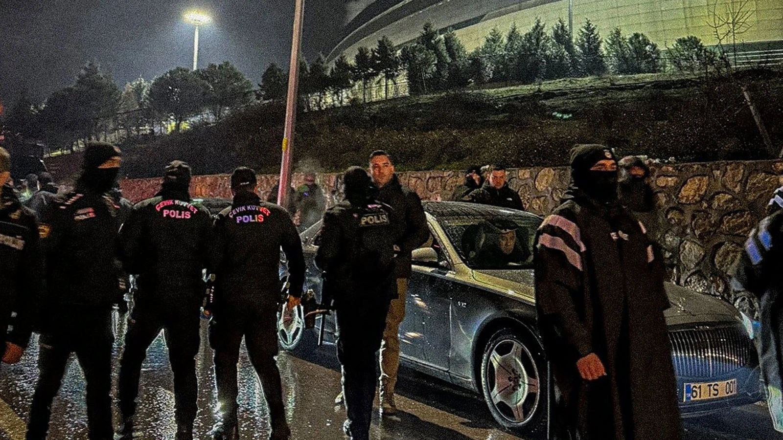 Kocaelispor taraftarından Ertuğrul Doğan'a saldırı