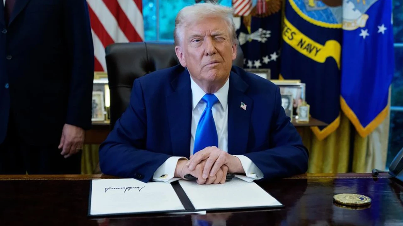 Trump'tan ithal kamyonlara yüzde 25 vergi: 1 Kasım’dan itibaren başlıyor