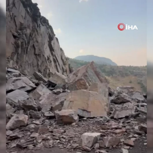 Şırnak Beytüşşebap'ta Kaya Düşmesi: Karayolu Ulaşıma Kapandı