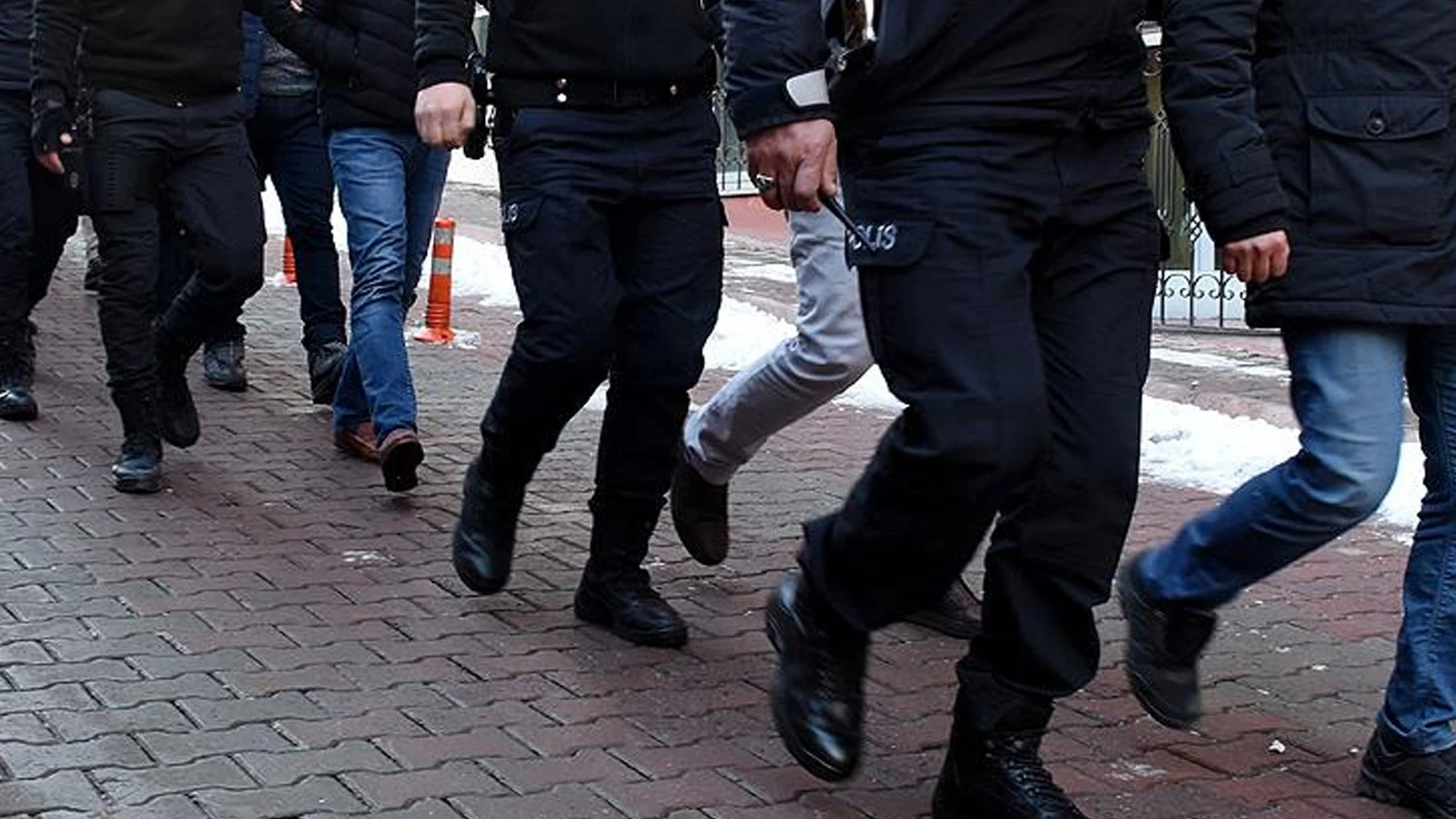 Çanakkale'de fuhuş operasyonu: 6 şüpheli yakalandı, 8 mağdur kurtarıldı
