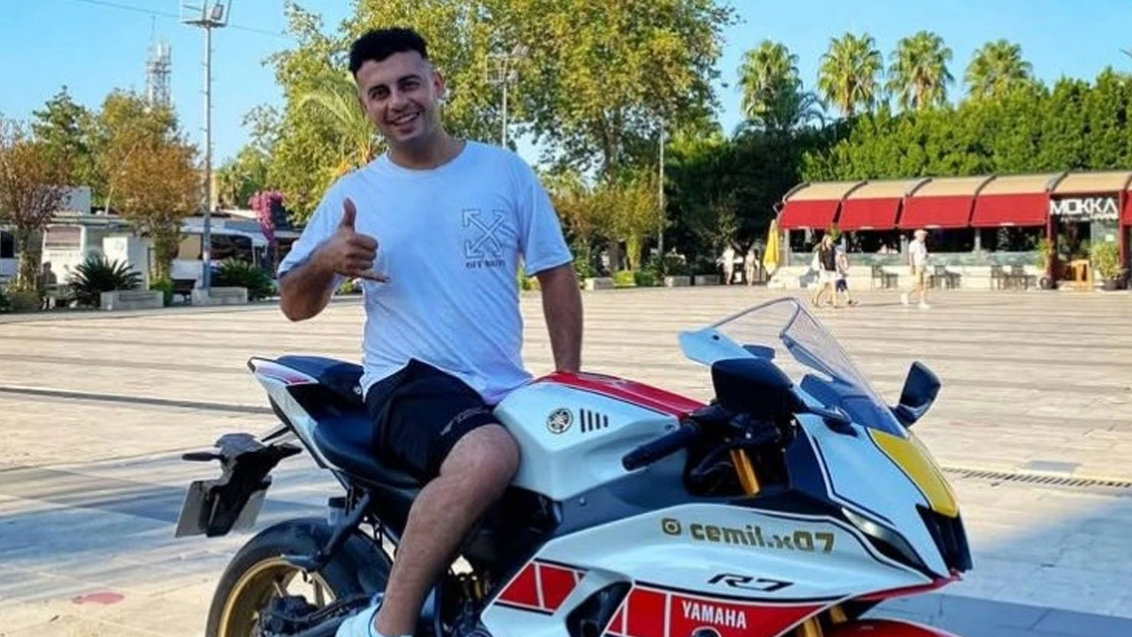 Antalya'da motosiklet sürücüsü feci şekilde can verdi