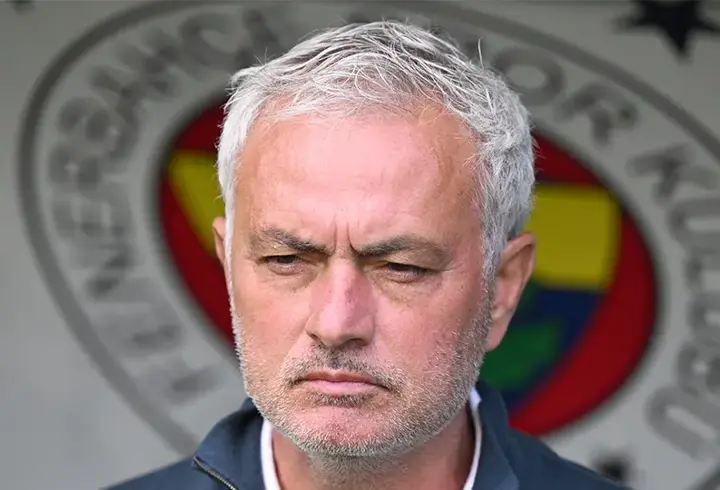 Fenerbahçe Teknik Direktörü Jose Mourinho'ya iki talip birden