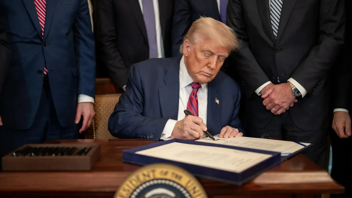 Trump Kararnameyi İmzaladı: Rusya'ya Yönelik Yeni Yaptırımlar Askıya Alınacak