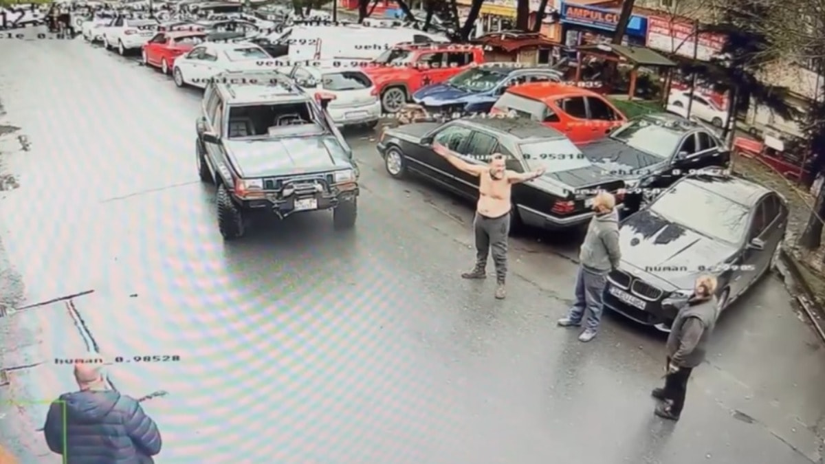 33 yıllık ortaklık kanlı bitti: Eski ortağının dükkanını basıp soyundu