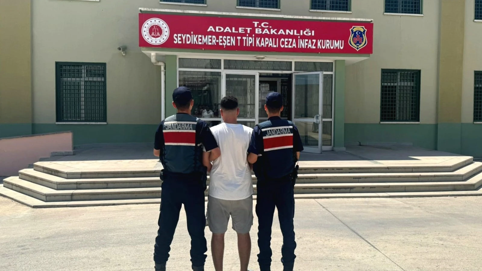 Muğla'da uyuşturucu suçundan aranan firari şahıs yakalandı