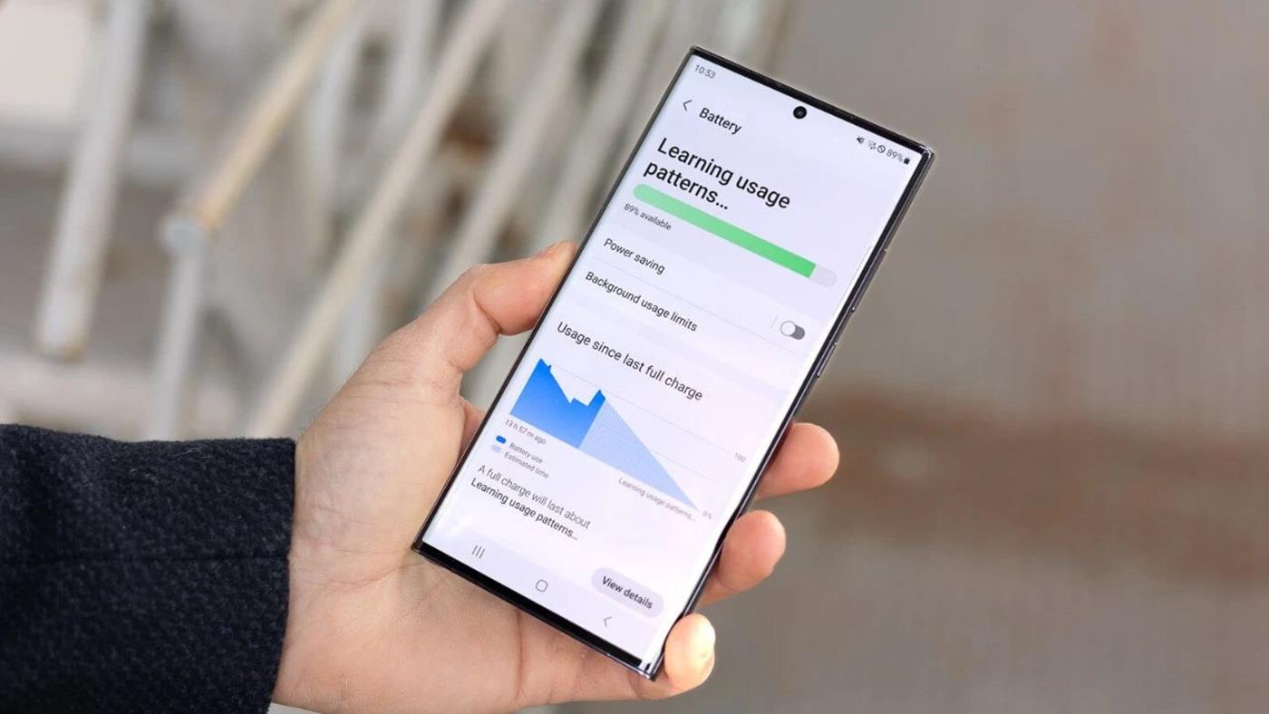 Samsung, One UI 7 pil sorunu için çözüm önerileri paylaştı