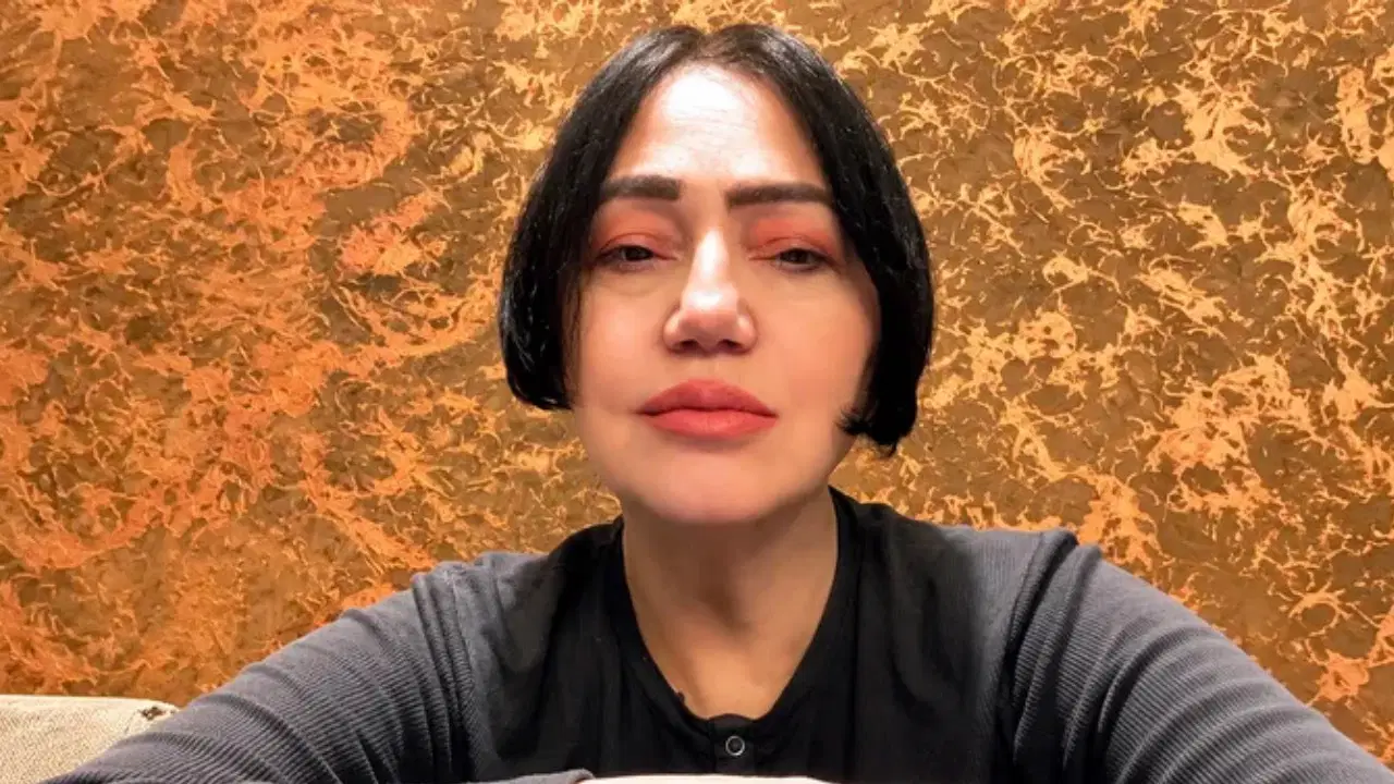 Nazan Öncel de İstanbul’daki sağanakta mahsur kaldı: 'Yüzlerce insan mahsur...'