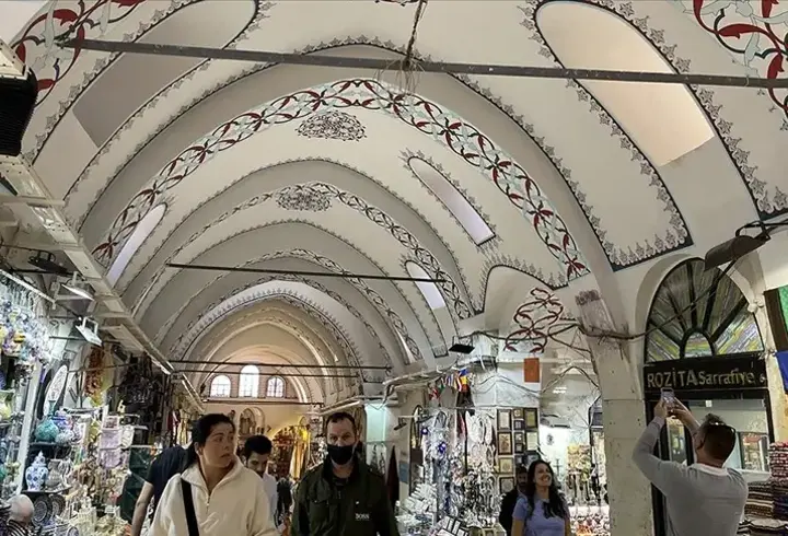 SON DAKİKA | Kapalıçarşı'da dev operasyon: 1 milyar 250 milyonluk eşya ele geçirildi