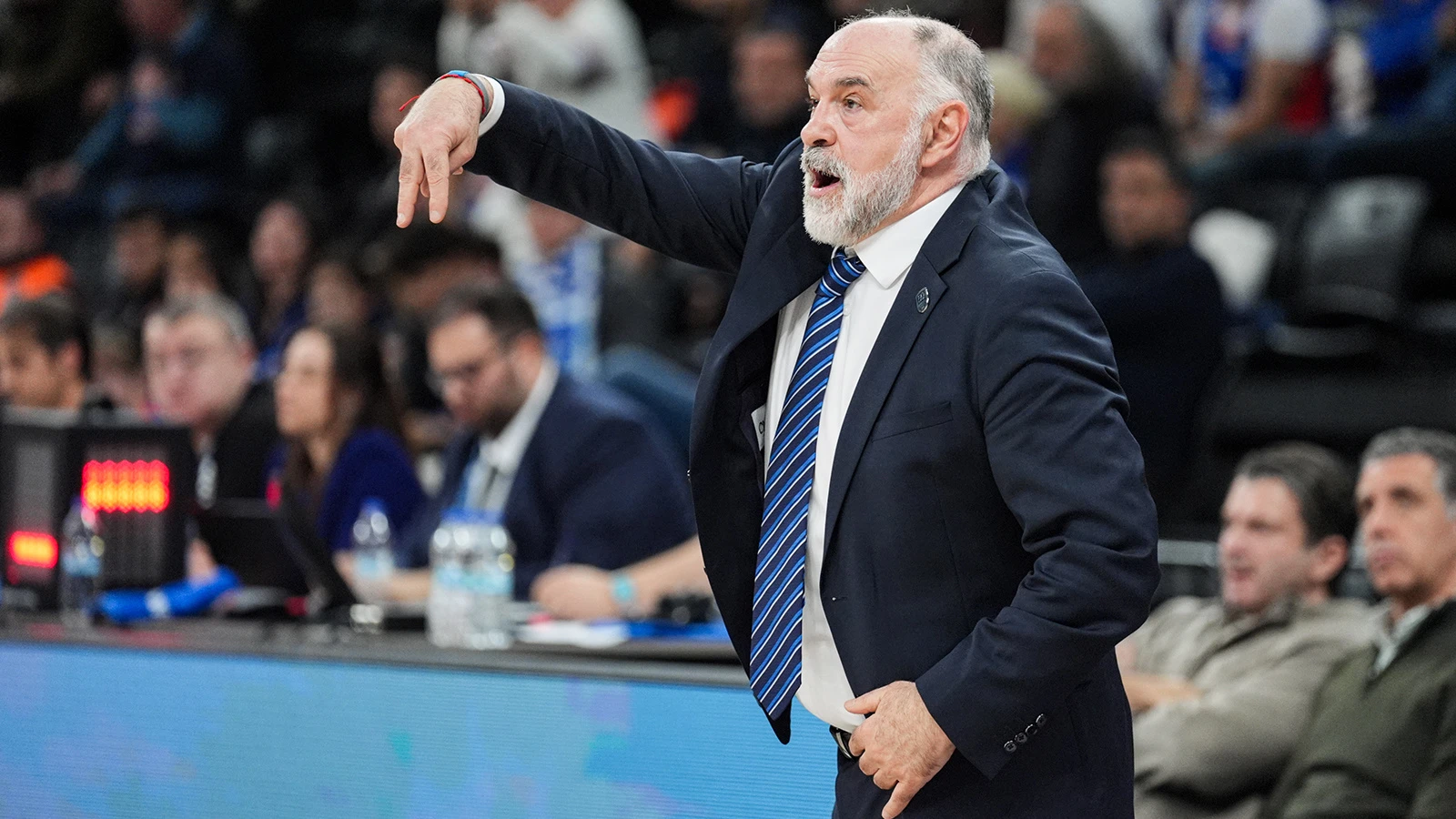 Anadolu Efes Başantrenörü Pablo Laso: "Gösterdiğimiz performans kabul edilemezdi"