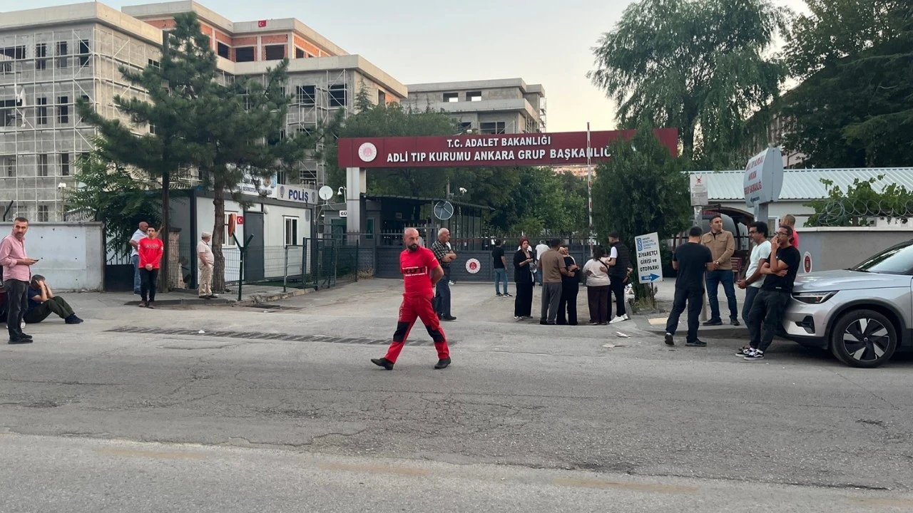 Orman yangınında şehit olan iki işçinin naaşı Ankara'ya nakledildi