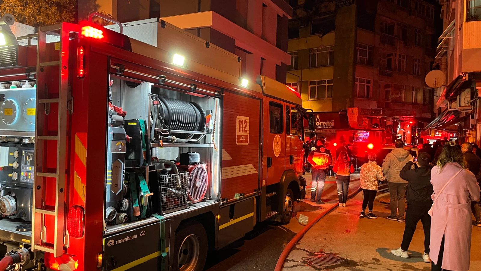 İzmir'de korkutan yangın! 1 kişi dumandan etkilendi