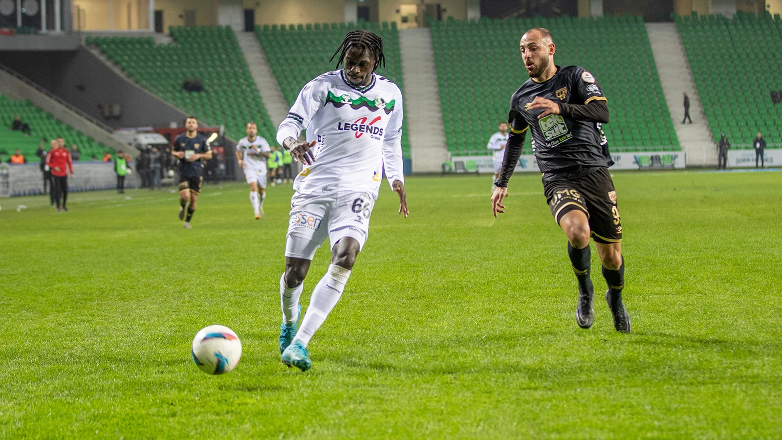 Sakaryaspor kaçtı, Bandırmaspor yakaladı