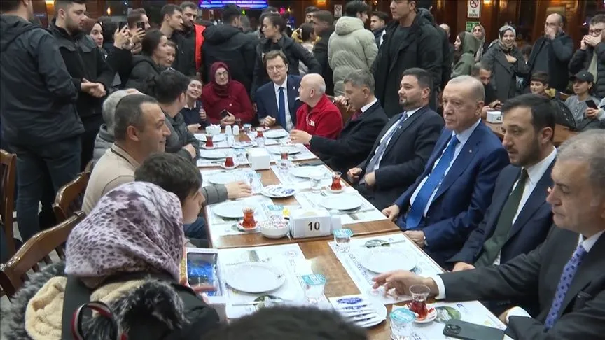 Cumhurbaşkanı Erdoğan, Kağıthane'de vatandaşlarla bir araya geldi