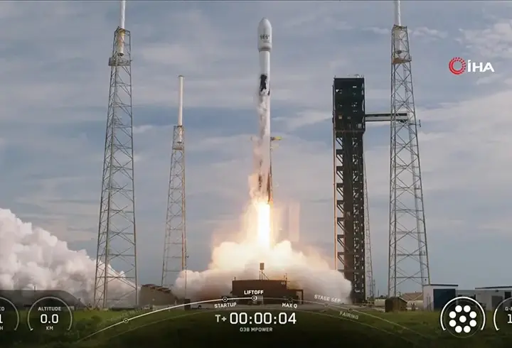 SpaceX’ten yeni görev: O3b mPOWER uyduları uzayda!