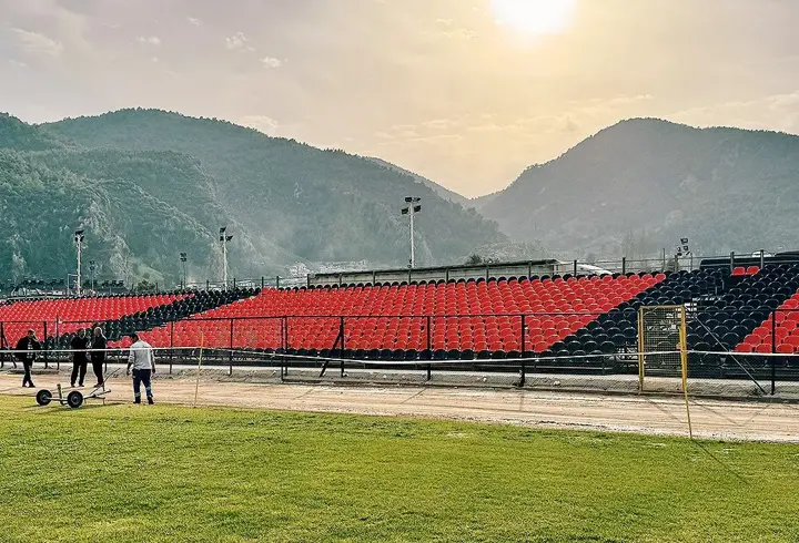 Fethiyespor'da Galatasaray maçı öncesi zemin önlemi