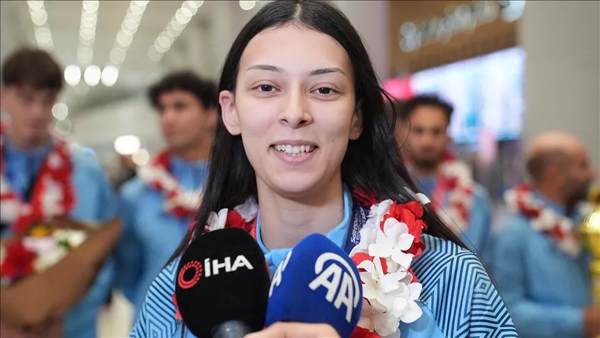 Milli tekvandocu Elif Sude Akgül, dünya ikincisi oldu