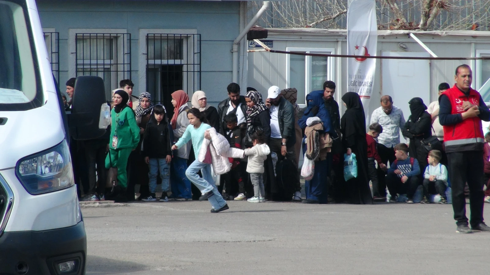 Kilis'te Suriyelilerin ülkelerine geçişi sürüyor