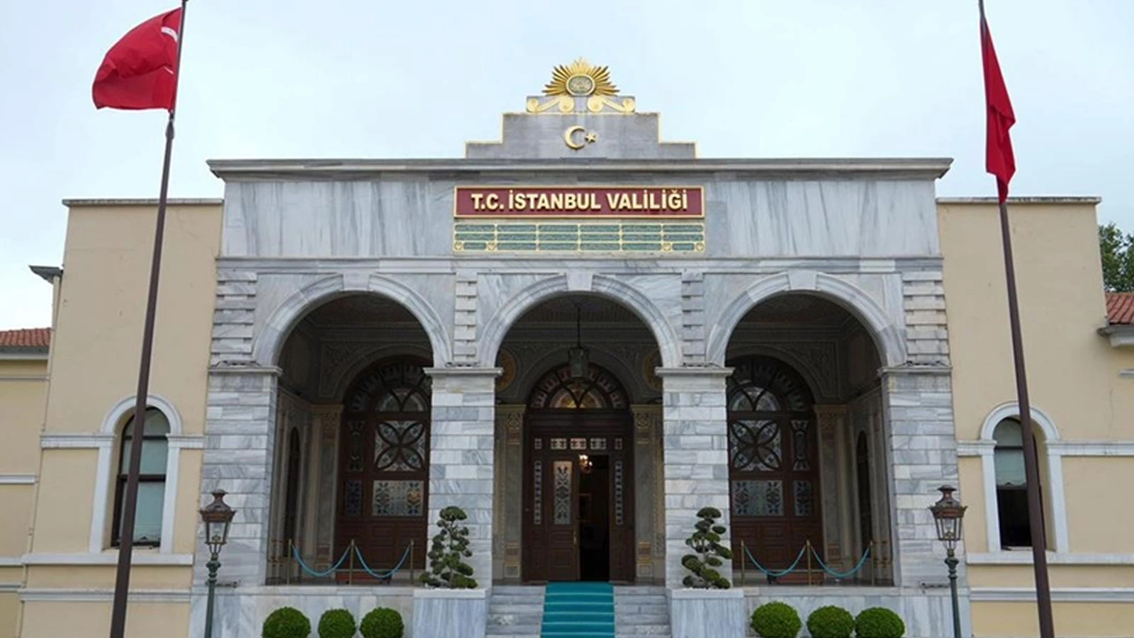 İstanbul Valiliği'nden kitap alımı iddialarına açıklama