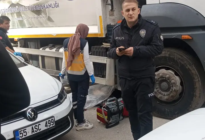 Samsun’da çöp kamyonunun altında kalan yaya öldü