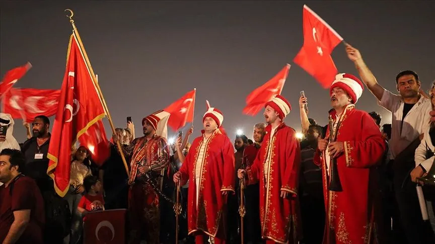 Katar'da mehter yürüyüşü ve horon gösterisine yoğun ilgi