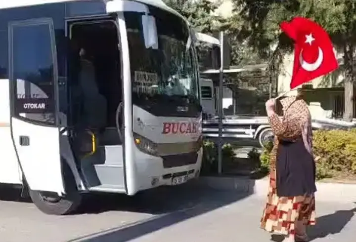 Yolu kesip, Sumud filosuna saldırıyı protesto etti