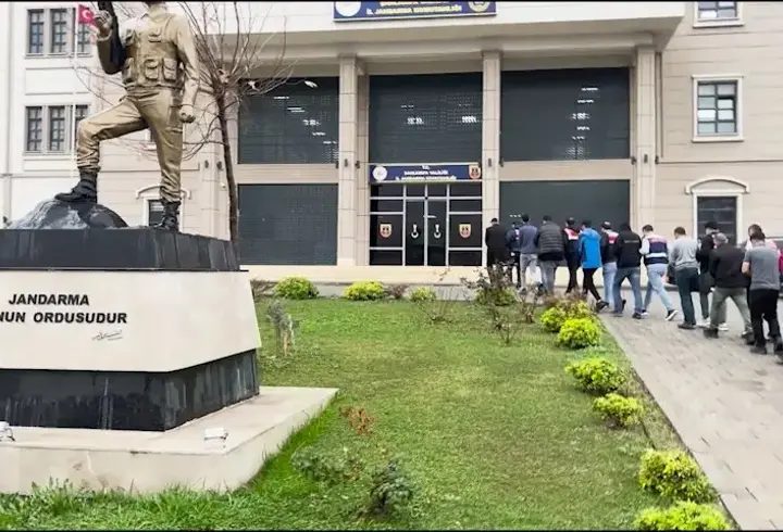 Şanlıurfa merkezli 13 ilde e-ticaret dolandırıcılığı operasyonu; 18 tutuklama