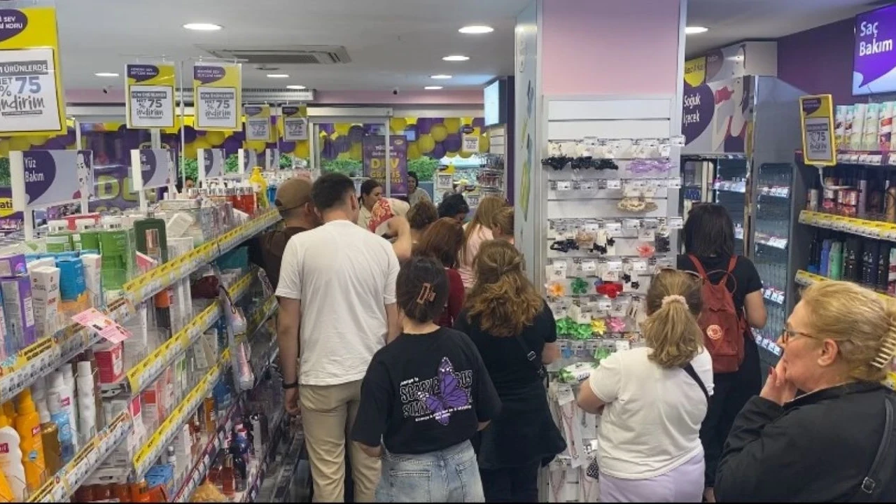 Bakanlıktan Gratis'e fiyat aykırılığı cezası!