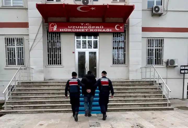 Edirne’de araç çalıp İstanbul’a kaçan şüpheli, tutuklandı