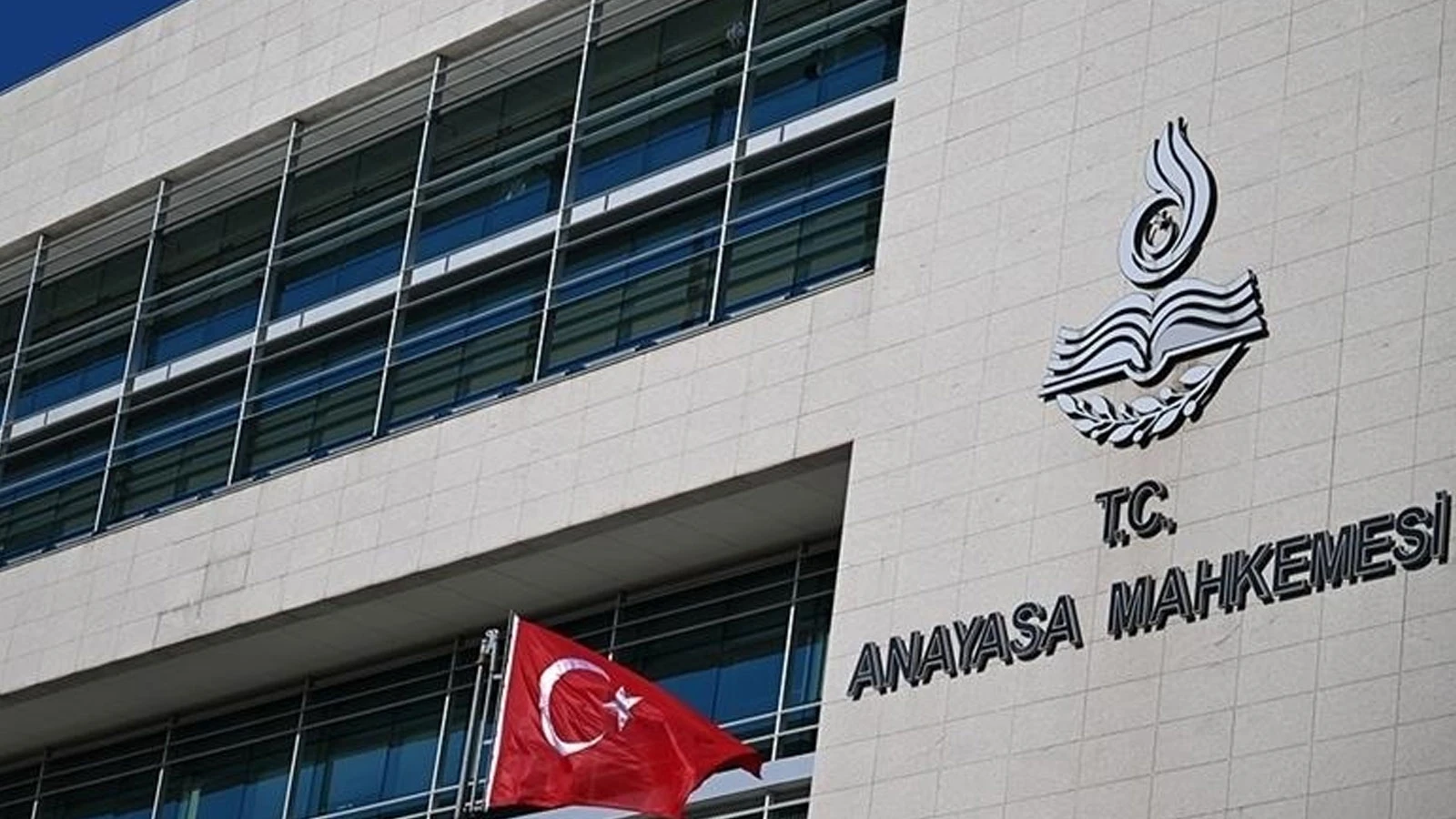 AYM, "mahkeme kararını değiştirebilecek iddiaların değerlendirilmemesini" hak ihlali saydı