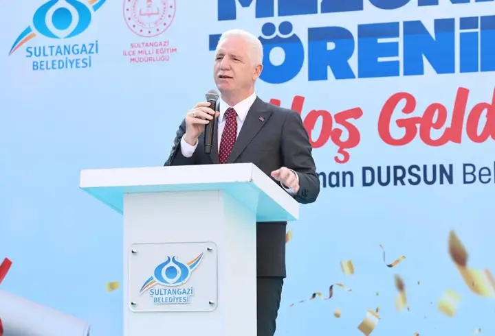 Vali Gül, Sultangazi’deki mezuniyet törenine katıldı