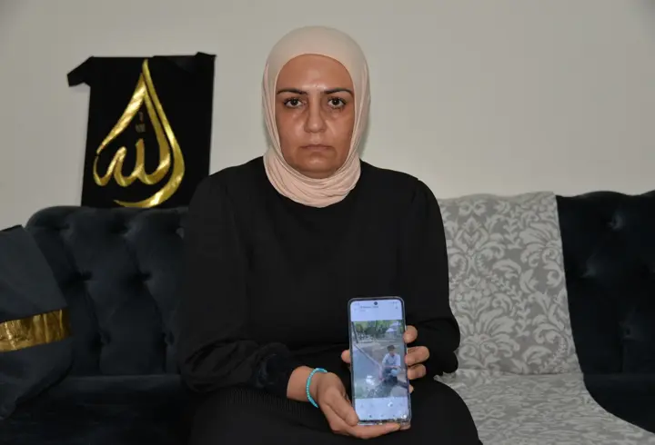 Oğullarının katilini bulmak için öldürüldüğü mahalleye taşındılar