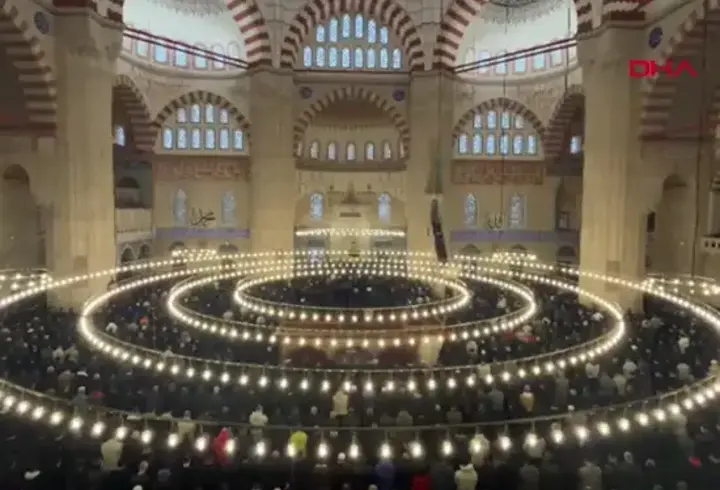 Selimiye Camisi’nde 4 yıl sonra bayram coşkusu