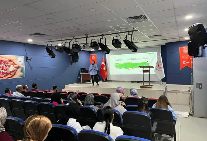 Muş'ta kurum personelleri bağımlılıkla mücadele çalışmaları hakkında bilgilendirildi