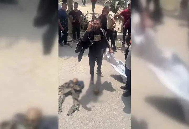 Gazzeli babanın isyanı... Evlerin enkazından insanlara ait iskeletler çıkıyor!