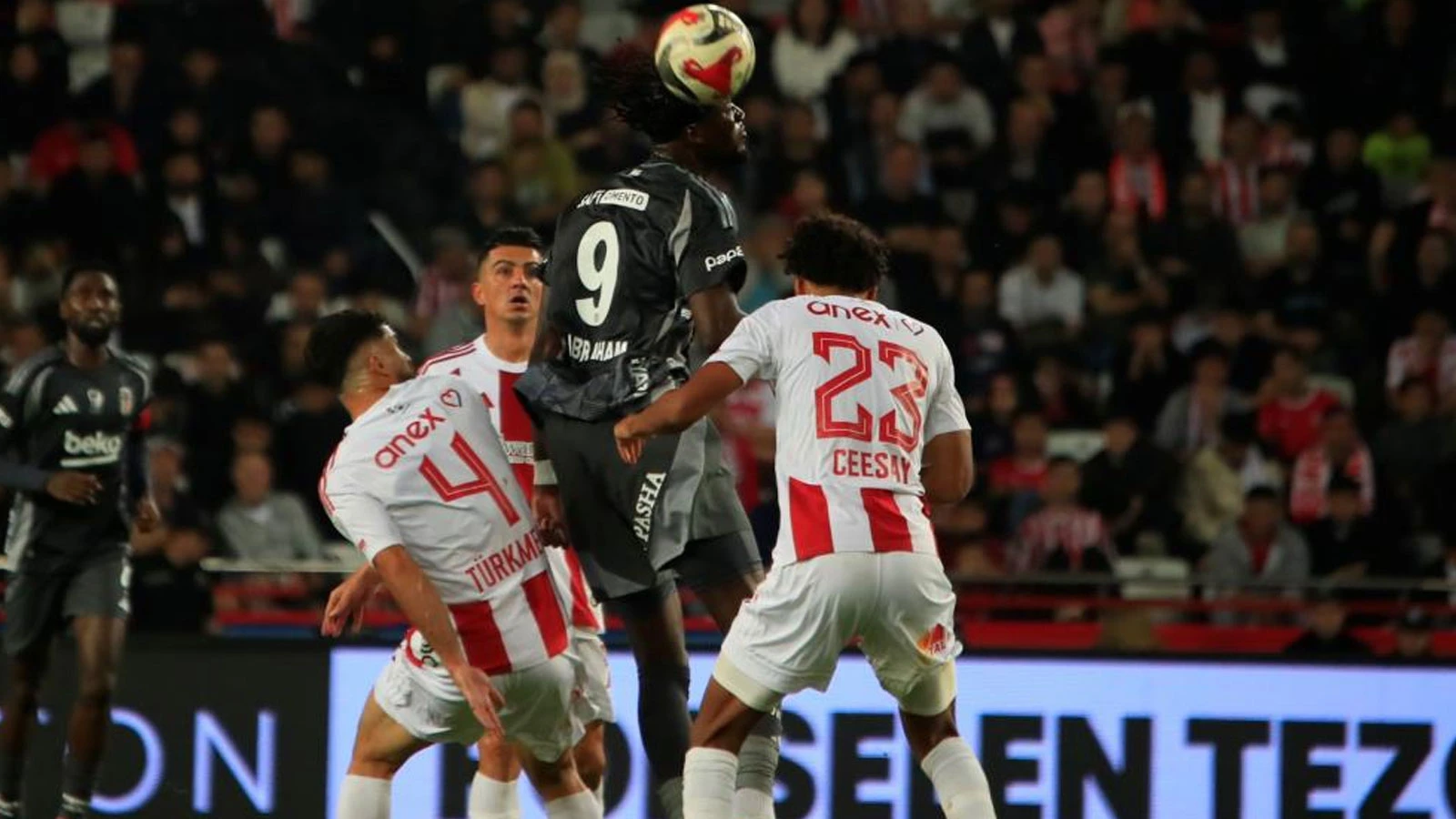Beşiktaş Antalyaspor'u 3-1 mağlup etti
