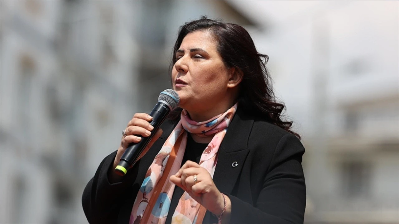 Özlem Çerçioğlu: 'AK Parti çatısı altında hizmet etmeye devam edeceğim'