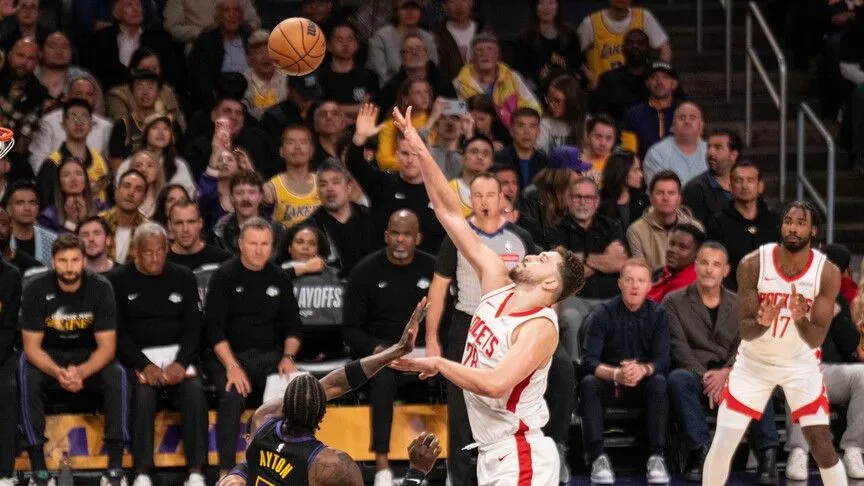 Rockets, Alperen'in "double double"ına rağmen Lakers'a kaybetti