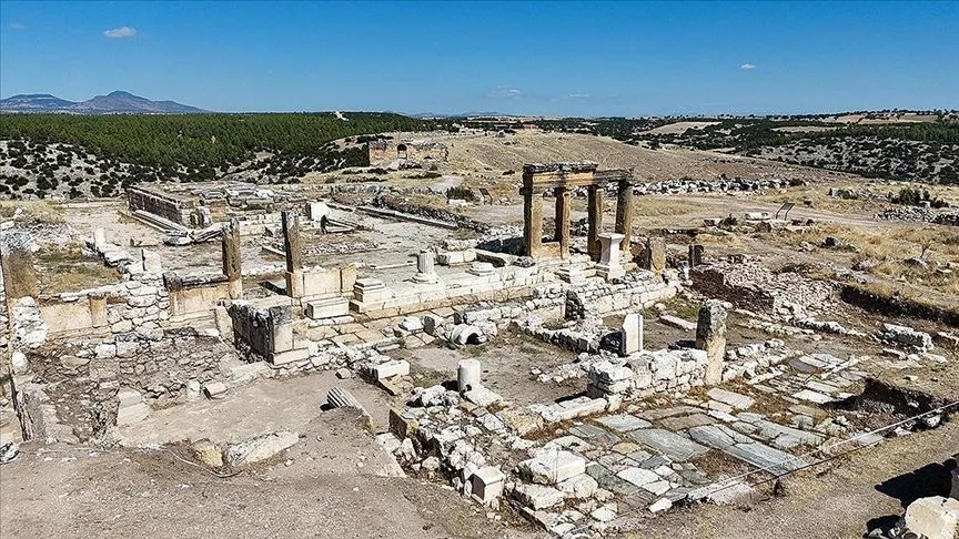 Blaundos'un 2 bin yıllık stadyumu gün yüzüne çıkarılıyor