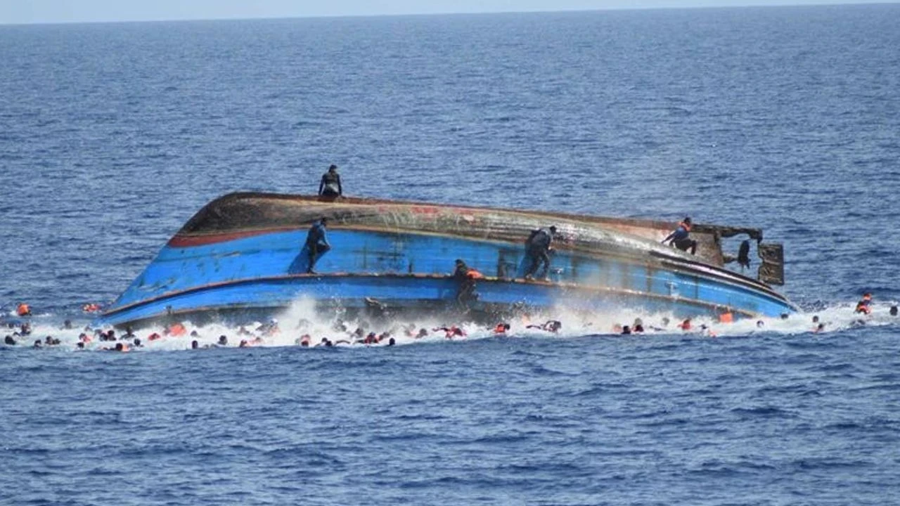 Akdeniz'de göçmen faciası: 50 kişi hayatını kaybetti