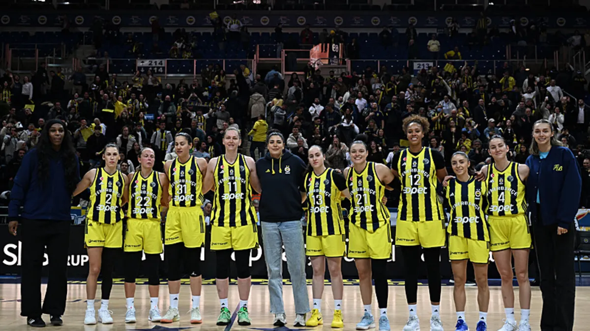 Fenerbahçe Opet namağlup liderliğini sürdürdü!